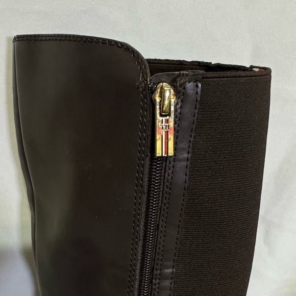 New Tommy Hilfiger Women’s Jiola Lug Sole Knee High Brown Riding Boot Size 6M - Picture 11 of 16